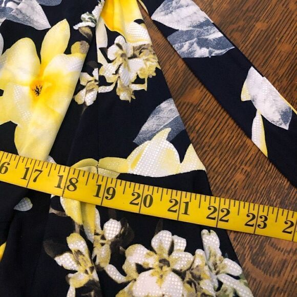 NEW Clematis Tulip Sleeve Fit and Flare Dress Size M NWT - Picture 14 of 16